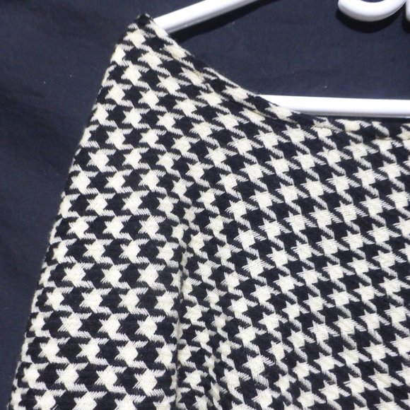 Poncho, one size, houndstooth pattern, frayed trim bottom, BNWOT - Picture 10 of 16